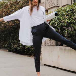 Like New! ADAY Women’s Turn it Up Tapered Ankle Stretch Pants Black in SIze XL